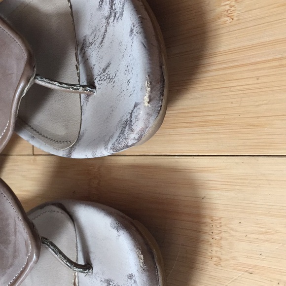 ***free with $10 purchase***.  Kenneth Cole Reaction leather sandals. - Picture 2 of 2